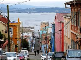 What are the main challenges facing Valparaíso's port today