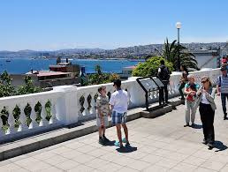 What initiatives exist for sustainable tourism in Valparaíso